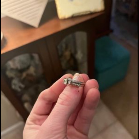 Wedding/Engagement Band Set - Picture 3 of 4